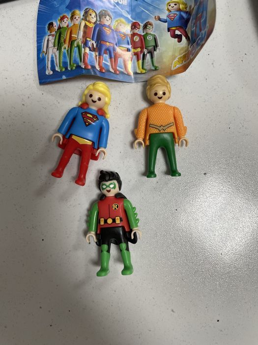 Фигурки героев Киндер DC playmobil