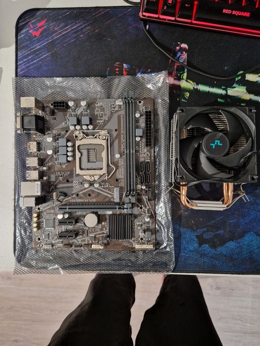 Продам Материнскую плату