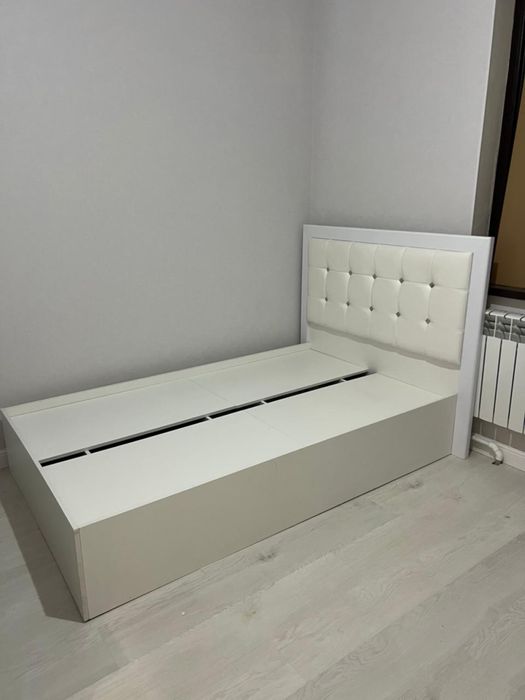Продам кровать 1,5 местный
