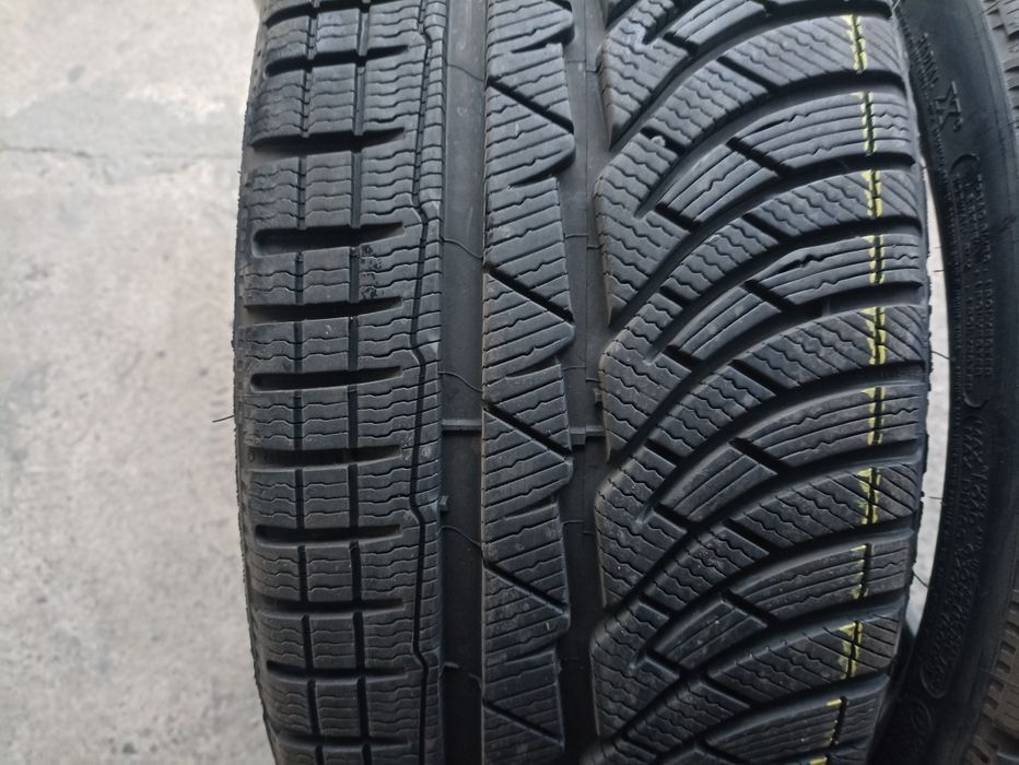2 anvelope ca si noi Michelin 235/35 R20 dot 3719