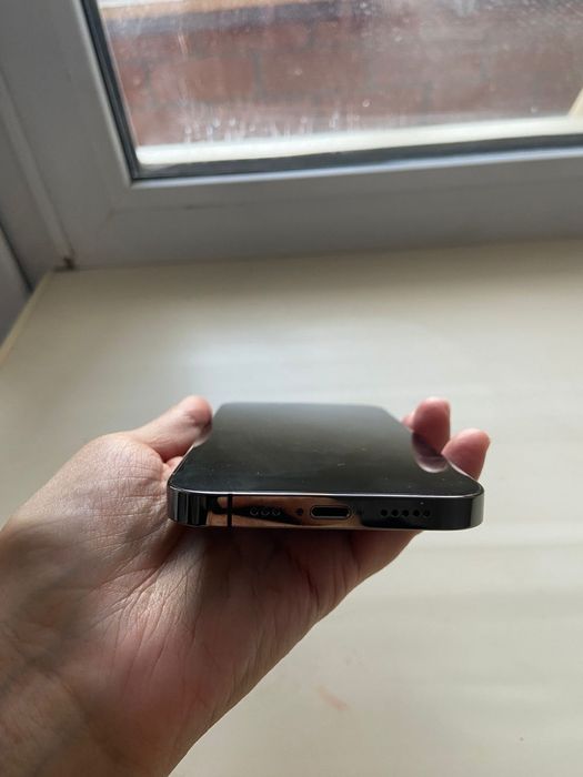 iPhone 13 в идеальном состоянии
