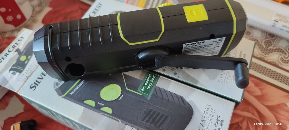 Лед прожектор със радио