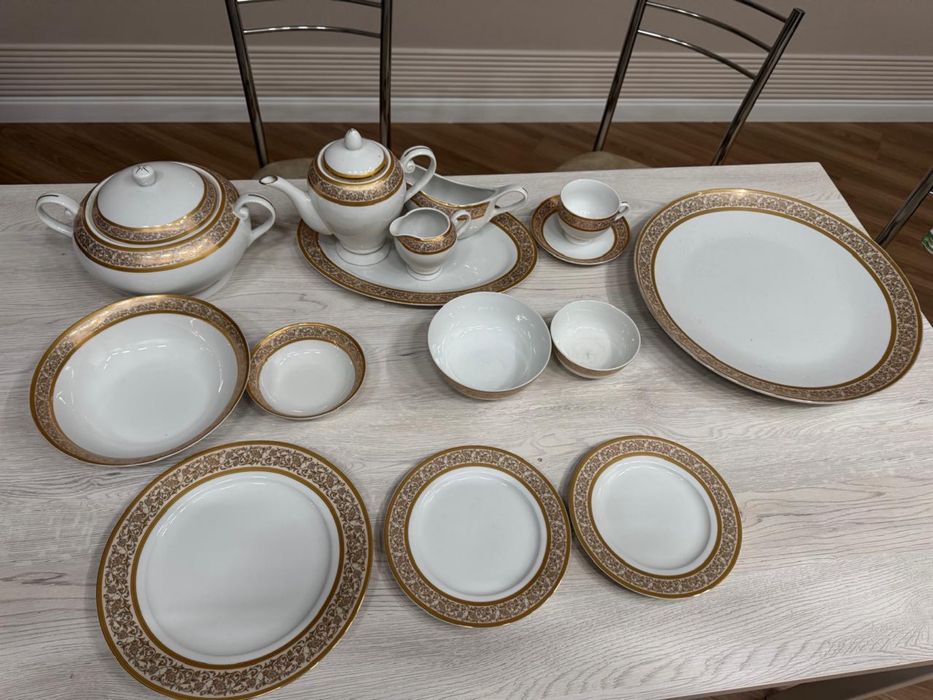 Сервиз на 24 персон