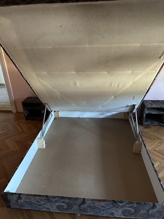 Vand pat tapitat 160x200 cu noptiere