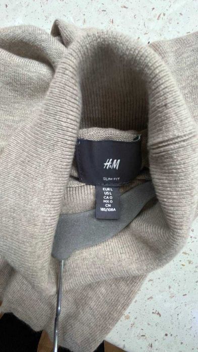 Продаю мужскую водолазку H&M.