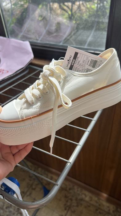 Продаю кеды новые 37р