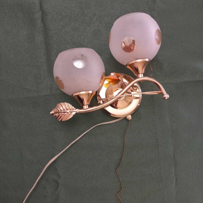 Продам бра на 2 плафона. б/у. Цена 2000.Торг