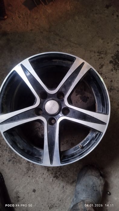 Продам диски размер 16 стояли на шкоде октавия