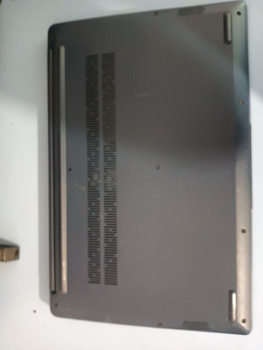 Vând Laptop Lenovo