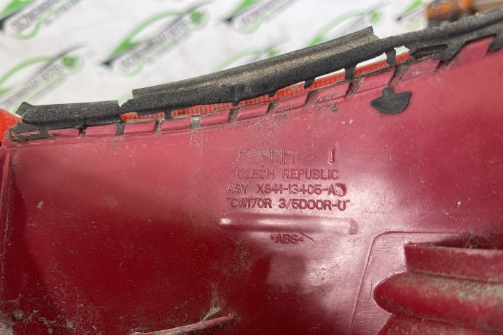 Lampa / Tripla stop stanga pe aripa XS4113405A / XS41-13405-A Ford Fo