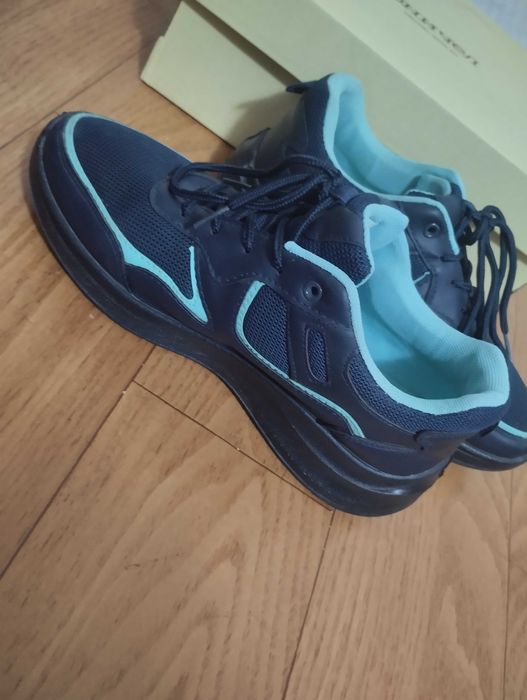 Продам кроссовки, Юничел