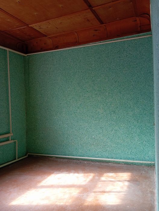 Dacha sotiladi 4 sotx gaz svet suv bor