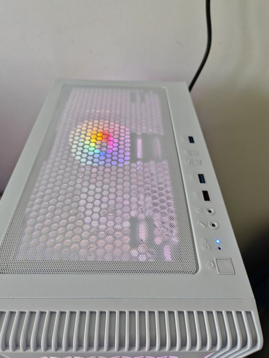 Titan Trilobite E5 – GTX 1070 8GB / 16GB RAM / 14 Core CPU / SSD + HDD