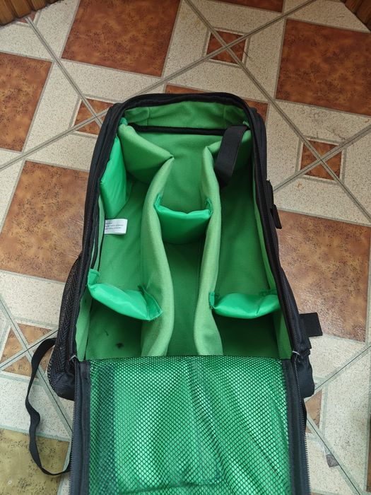 Vând rucsac foto rivacase camera mirrorless DSLR obiective