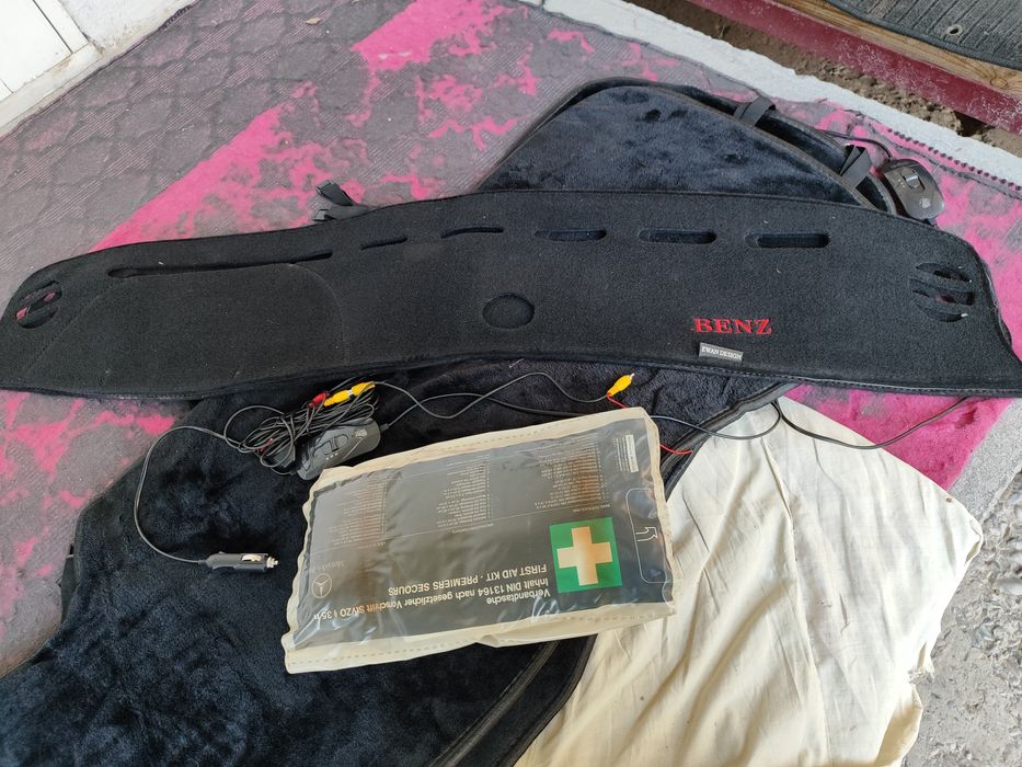 Полики Мерседеса