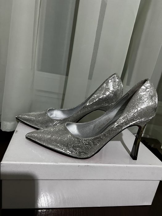 Продаются женские туфли