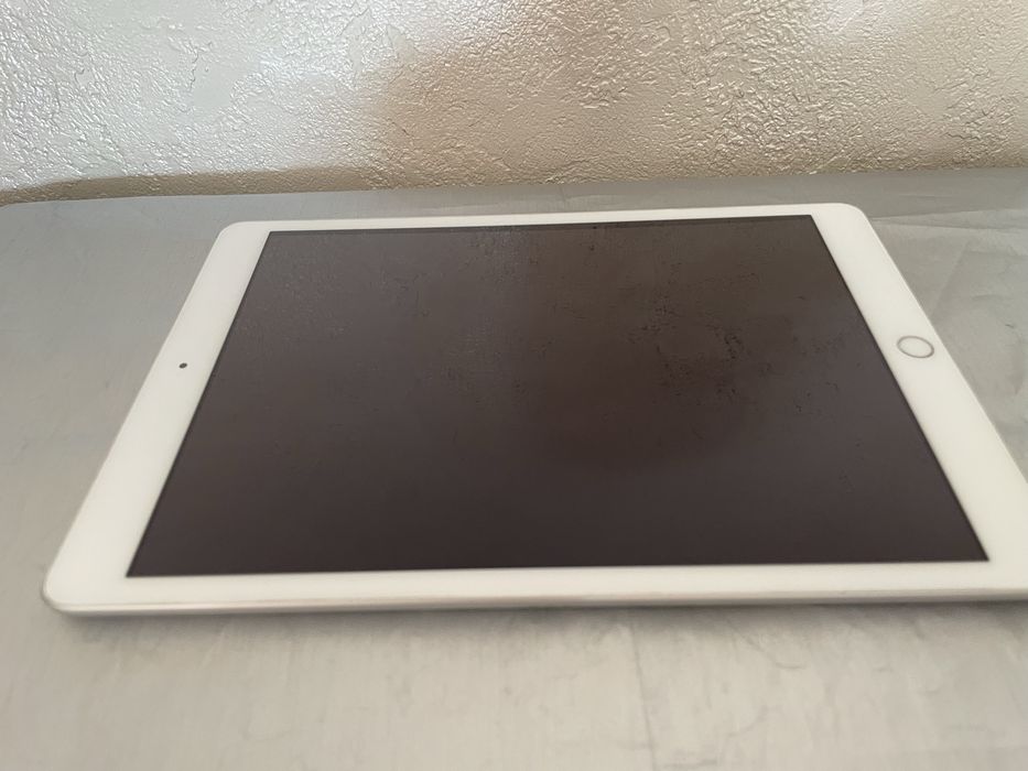 iPad gen8, 32Gb.