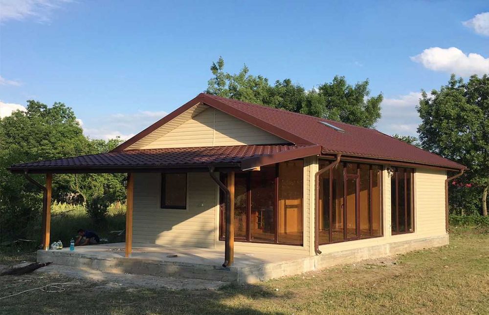 Casa Modulara, Garaje Auto si Containere stil birou din structura metalica si panou sandwich termoizolant