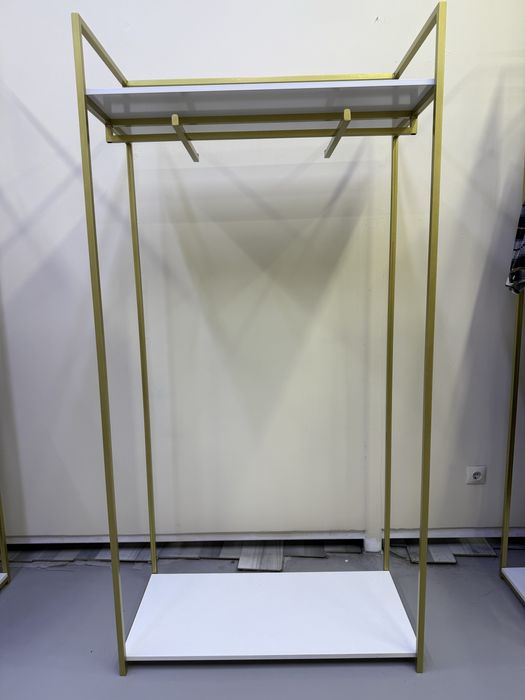 Торговые рейлы для магазина одежды