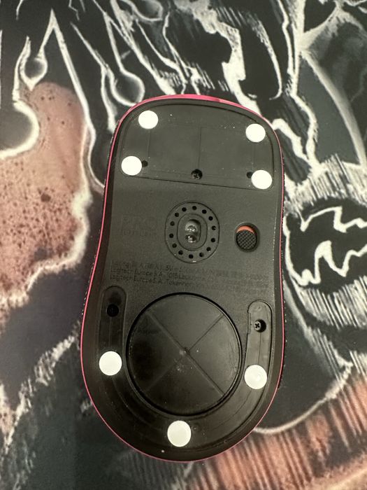 Продам игровую мышку Logitech Superlight 2