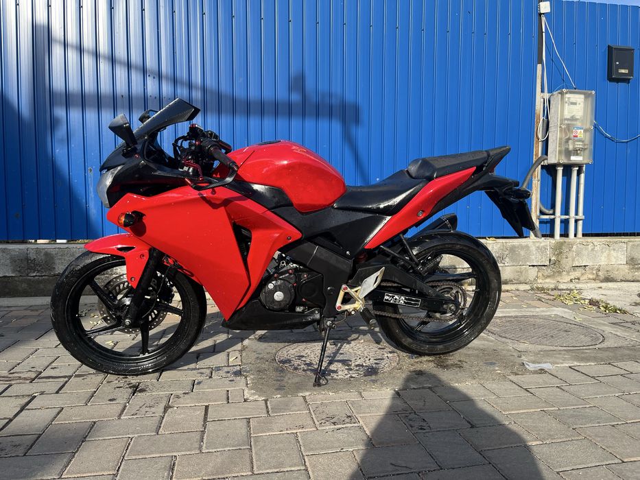 HONDA CBR125R 2013