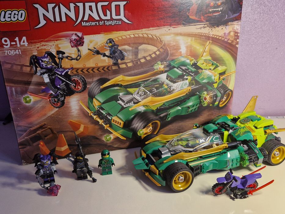 LEGO NINJAGO Vehiculul Nocturn ( ca nou)

al lui Lloyd 70641