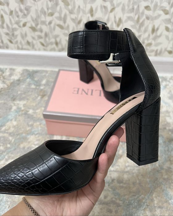 Женские черные туфли на каблуках