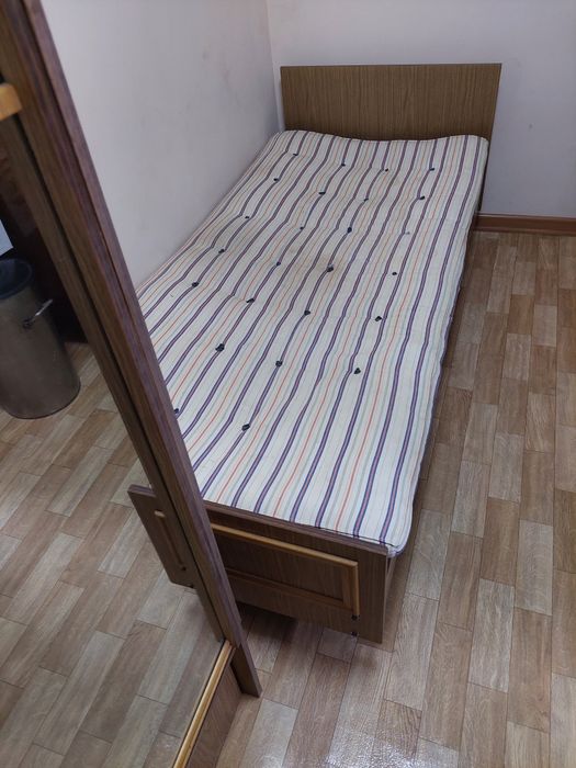Шкаф купе и кровать
