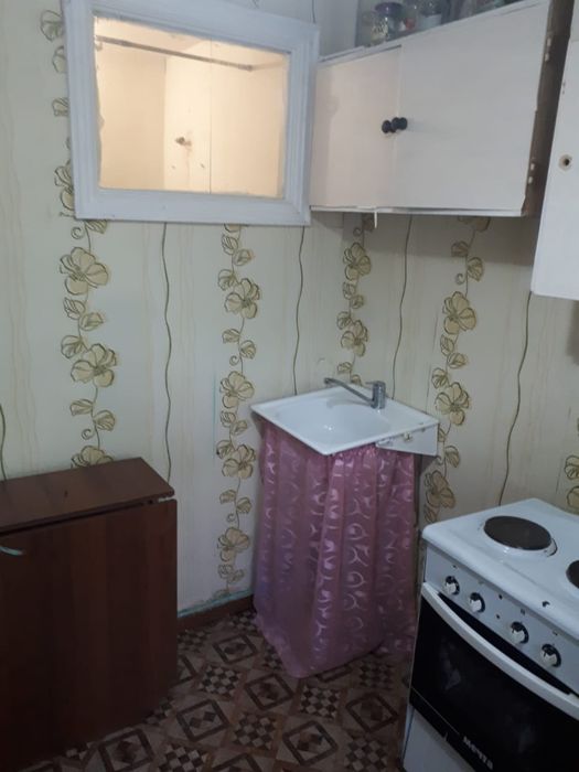 Продам полуторку срочно район площади