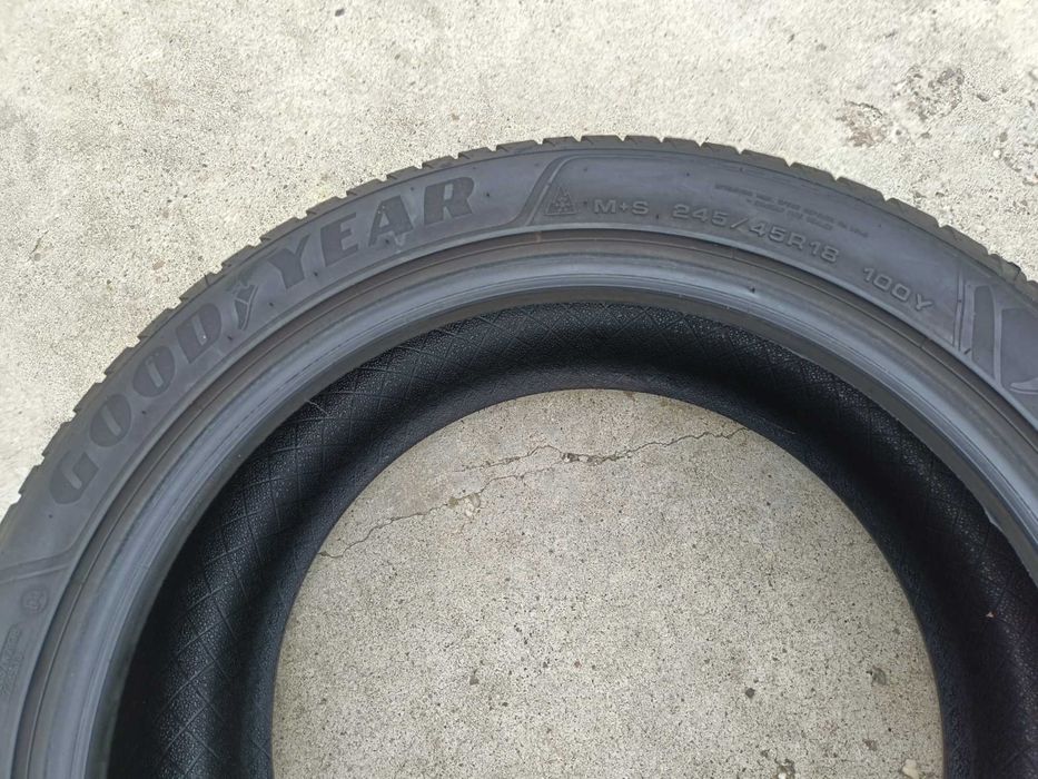 Doua anvelope 245 45 18 goodyear vector 4 season 7 mm dot 2024