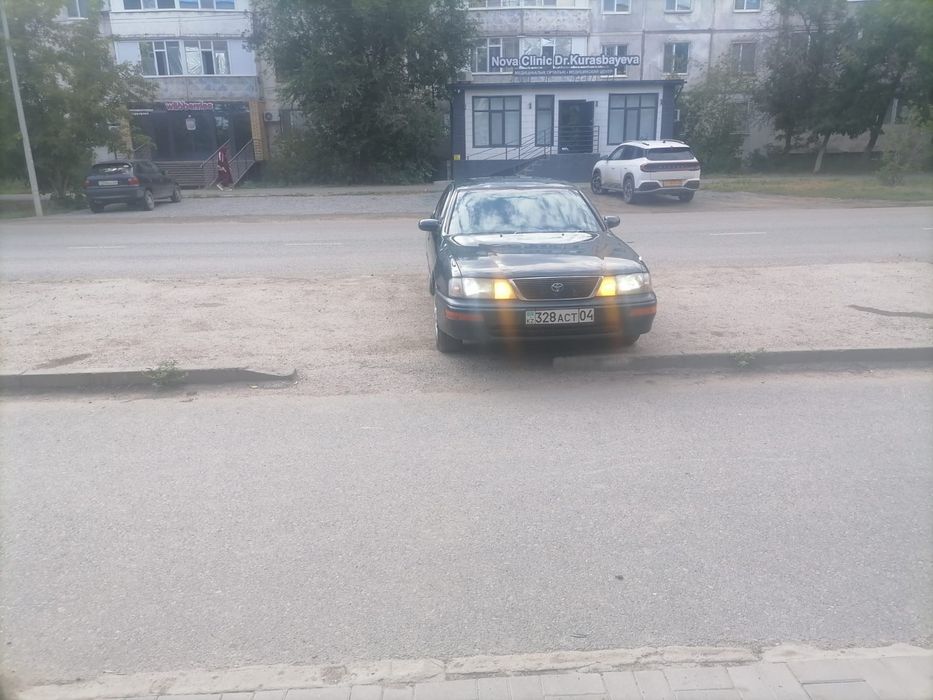 Продам тайоту авалон