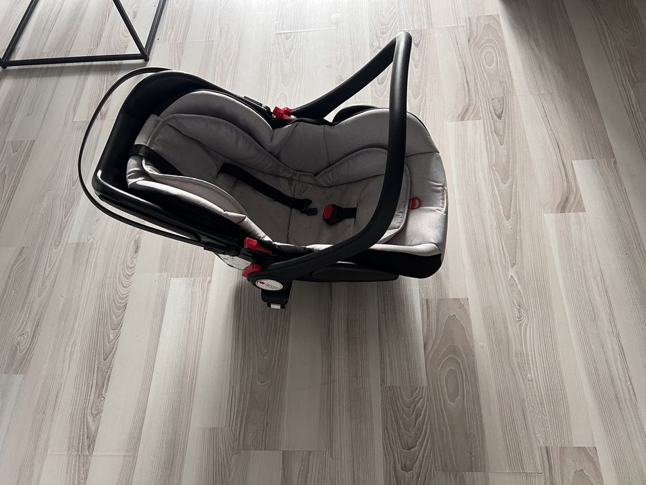 Scaun de bebe pentru masina