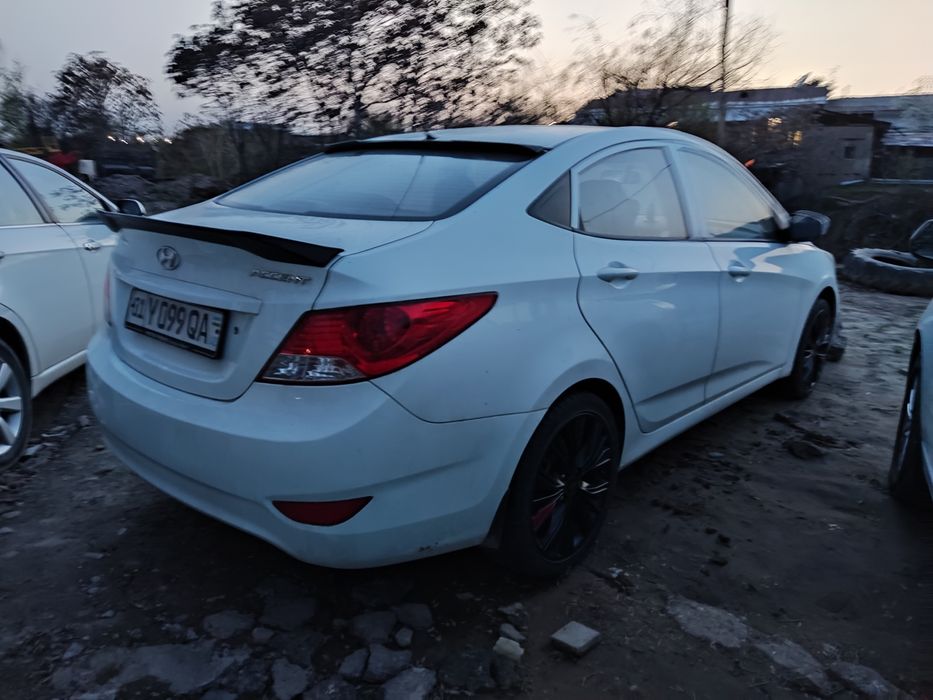 Спойлера на Hyundai Accent. Zeus - Заказные Оригинальные.