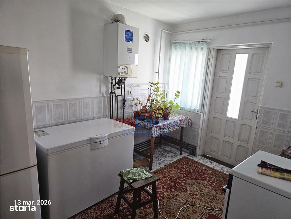 Apartament cu 3 camere la casa