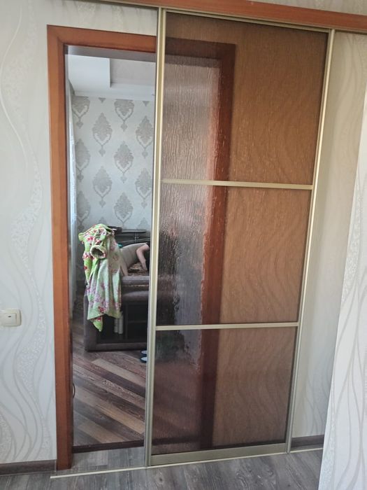 Продам выдвижная дверь