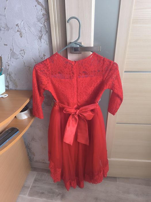 Продам платье для девочки