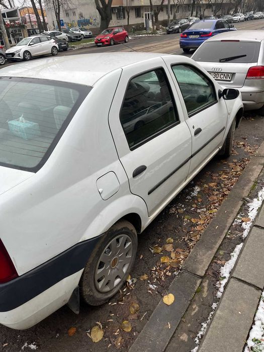 Vând Dacia Logan 1.4