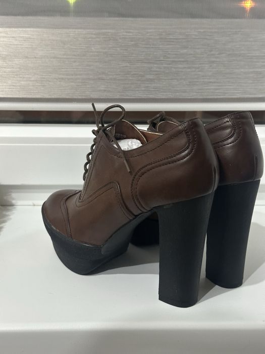 Продам туфли 38 размер неношенные