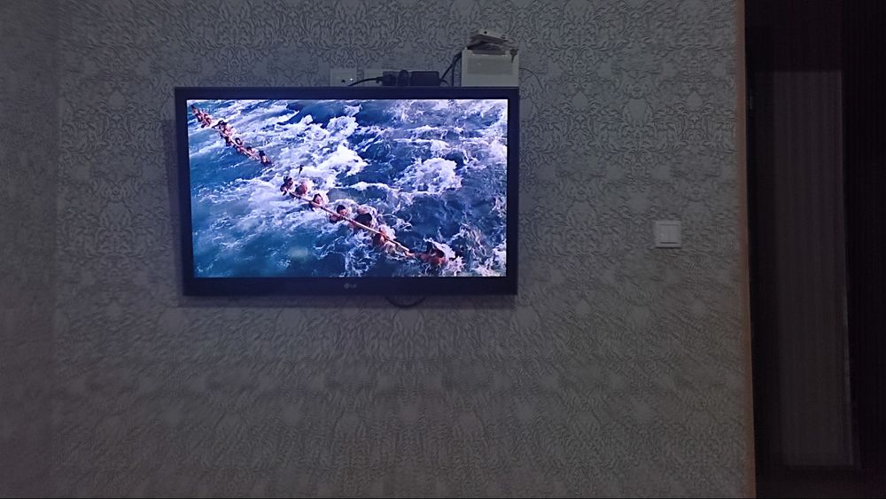 Кронштейн на все телевизоры.