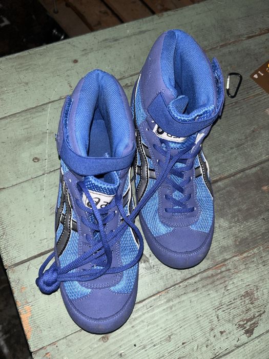 Продам борцовки детскую