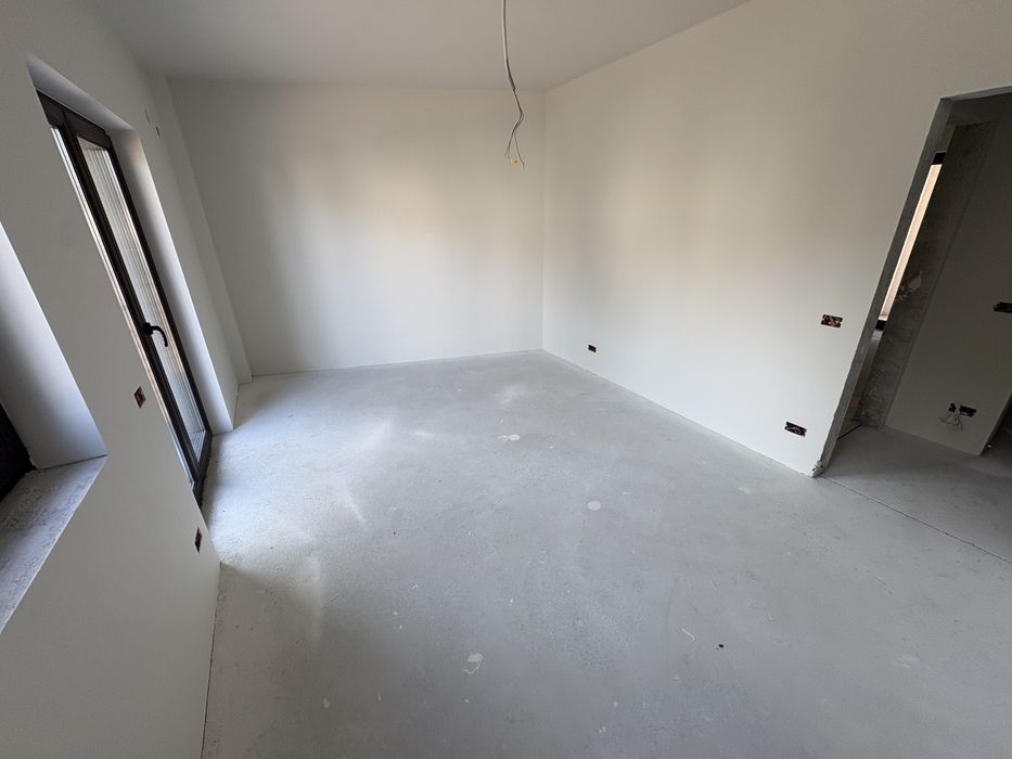 Garsoniera 44mp utili Etaj 1 doua balcoane Decomndata
