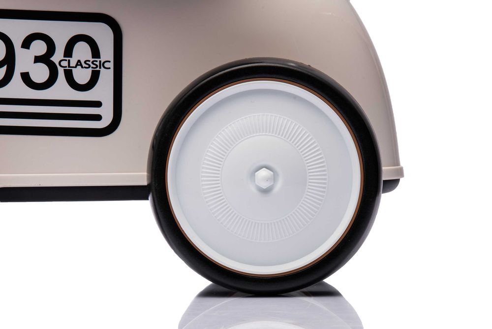 Masinuta premergator fara pedale Kinderauto Retro Baby Car White