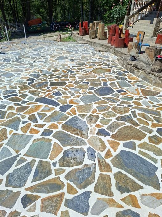 Piatră de munte pentru pavaj și placări – Material + Manoperă