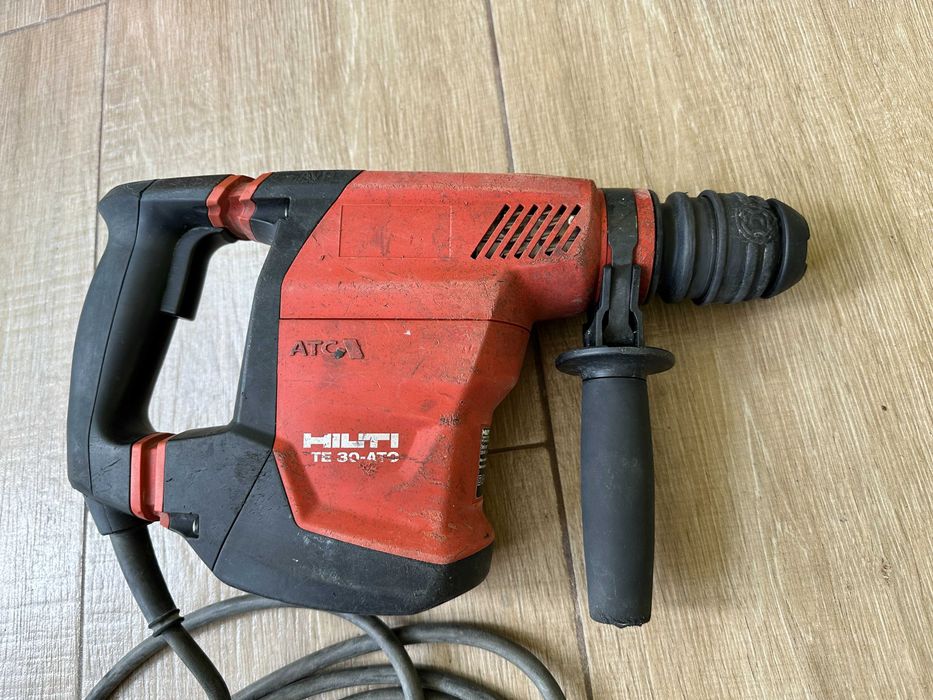 HILTI TE 30-ATC/AVR перфоратор SDS plus 1010 W