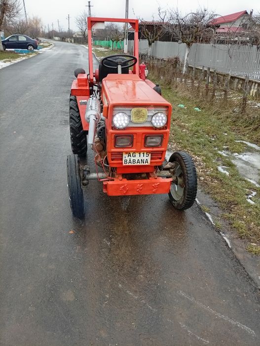 Vând tractor japonez