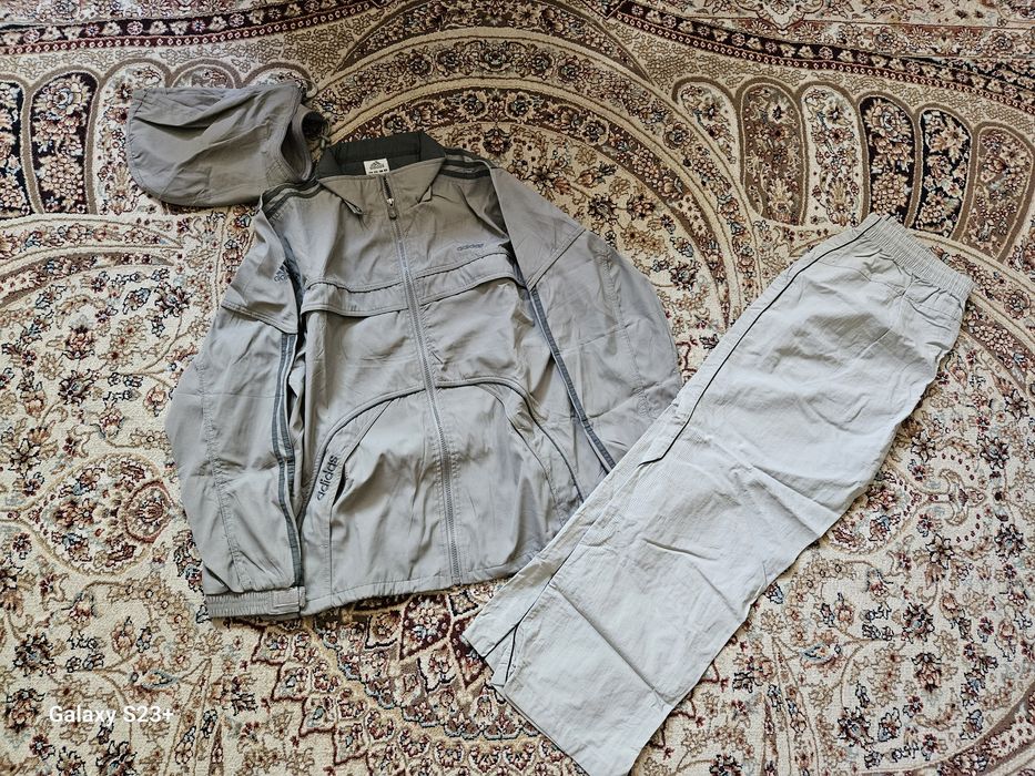 Продаю спортивный мужской костюм