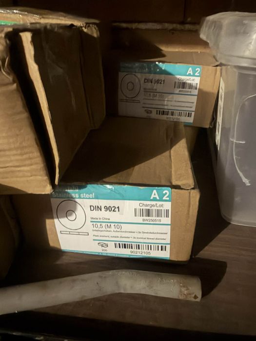 Крепежни елементи – болтове, гайки и шайби (галванизирани)