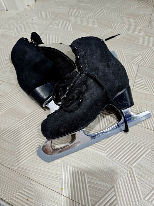 Срочно продаются коньки
