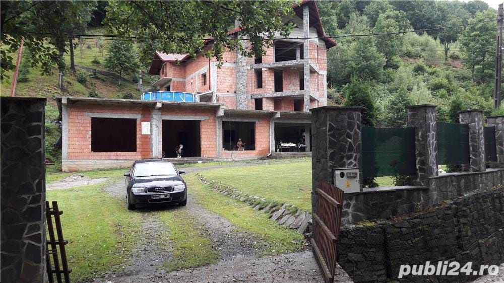 Vand pensiune-motel P + 3 ,1200 mp.Baia Mare cartier Firiza 249000 E.Tel 0745108958