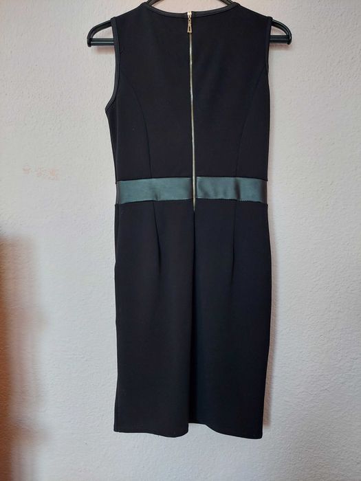 Черна рокля с кожени елементи